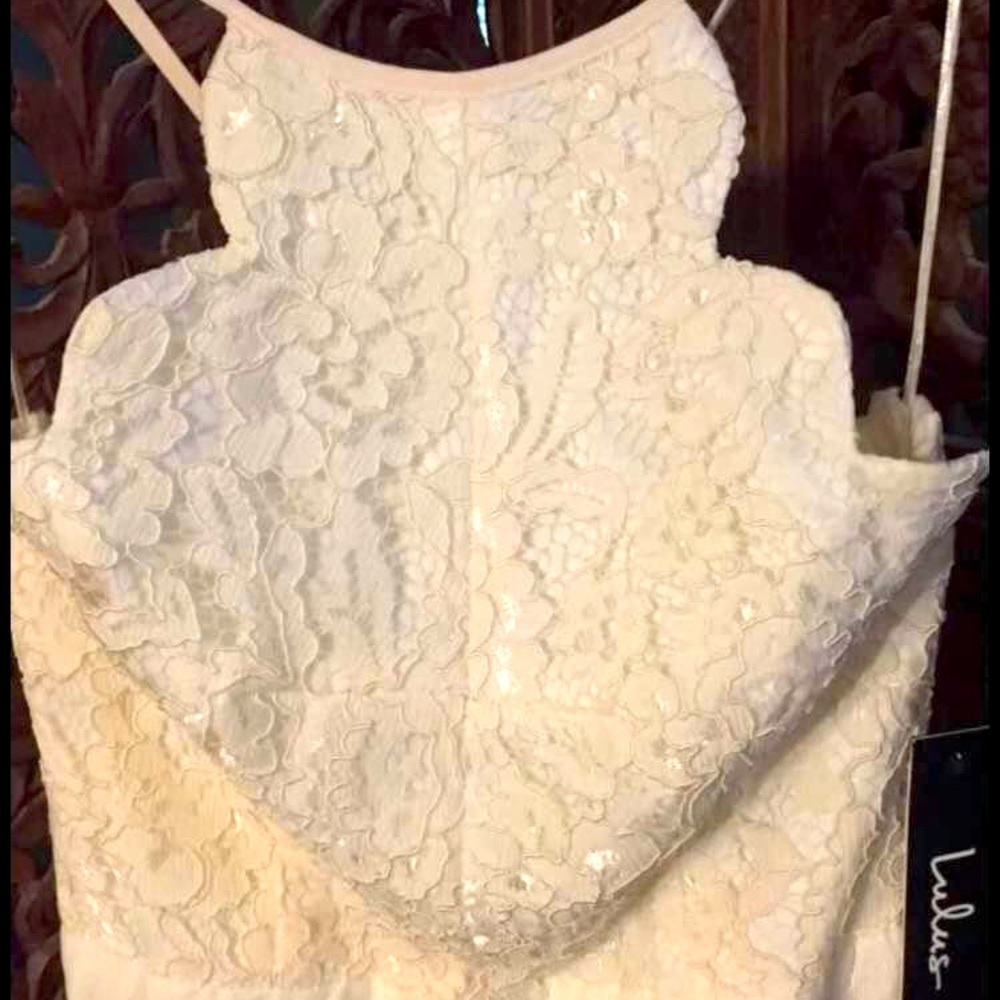Lace Lulu’s dress